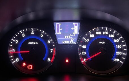 Hyundai Solaris II рестайлинг, 2016 год, 900 000 рублей, 7 фотография