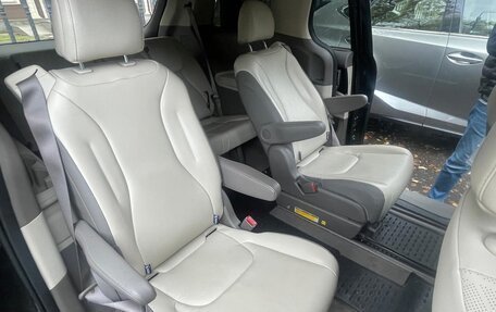 KIA Carnival, 2023 год, 6 199 000 рублей, 12 фотография