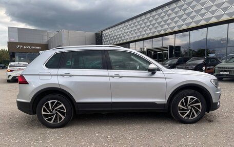 Volkswagen Tiguan II, 2018 год, 2 500 000 рублей, 5 фотография