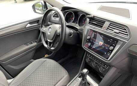 Volkswagen Tiguan II, 2018 год, 2 500 000 рублей, 14 фотография