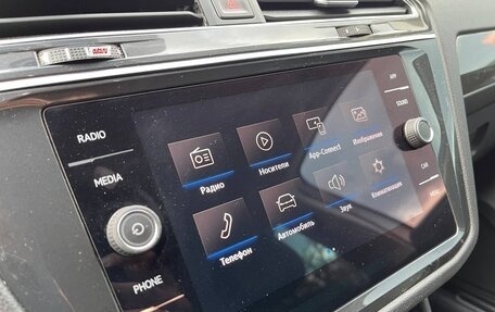 Volkswagen Tiguan II, 2018 год, 2 500 000 рублей, 13 фотография