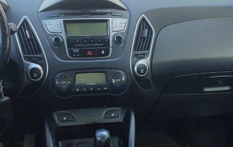 Hyundai ix35 I рестайлинг, 2011 год, 1 250 000 рублей, 10 фотография