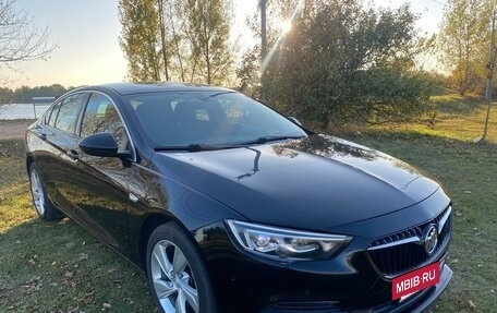 Buick Regal VI, 2018 год, 1 330 000 рублей, 3 фотография