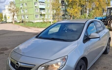 Opel Astra J, 2012 год, 630 000 рублей, 1 фотография