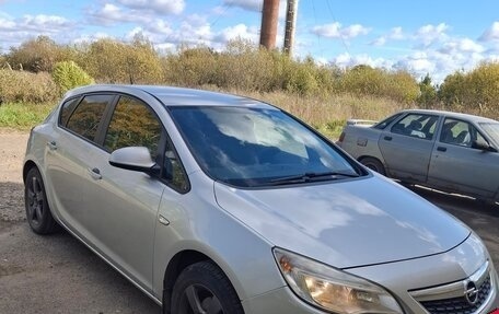 Opel Astra J, 2012 год, 630 000 рублей, 2 фотография
