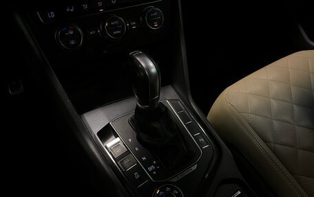 Volkswagen Tiguan II, 2017 год, 2 375 000 рублей, 19 фотография