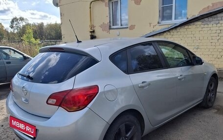 Opel Astra J, 2012 год, 630 000 рублей, 3 фотография