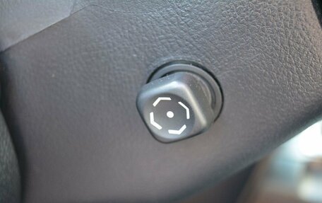 Toyota Land Cruiser 200, 2011 год, 2 950 000 рублей, 31 фотография