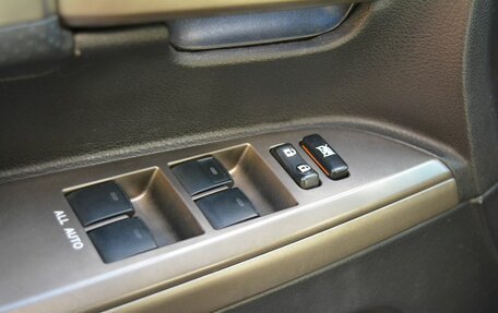 Toyota Land Cruiser 200, 2011 год, 2 950 000 рублей, 29 фотография