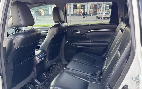 Toyota Highlander III, 2014 год, 2 900 000 рублей, 12 фотография