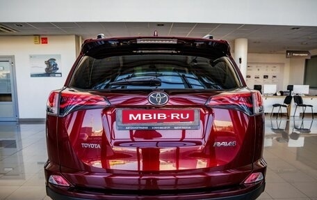 Toyota RAV4, 2017 год, 1 858 000 рублей, 6 фотография