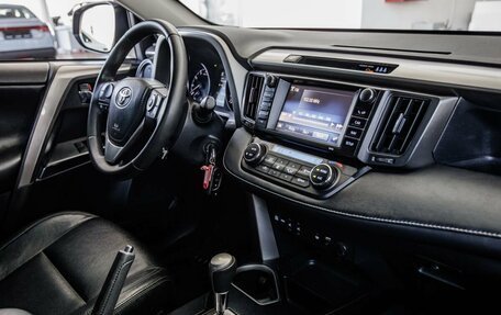 Toyota RAV4, 2017 год, 1 858 000 рублей, 14 фотография