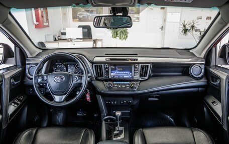 Toyota RAV4, 2017 год, 1 858 000 рублей, 13 фотография