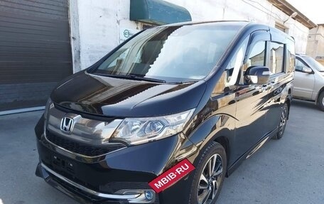 Honda Stepwgn IV, 2015 год, 2 250 000 рублей, 2 фотография