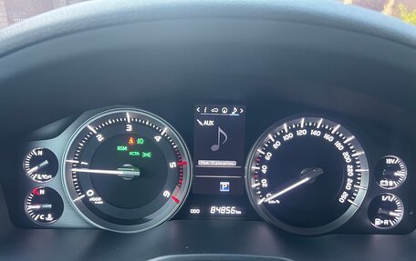 Toyota Land Cruiser 200, 2020 год, 8 490 000 рублей, 7 фотография