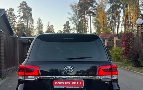 Toyota Land Cruiser 200, 2020 год, 8 490 000 рублей, 6 фотография