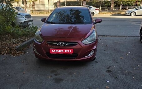 Hyundai Solaris II рестайлинг, 2011 год, 580 000 рублей, 1 фотография