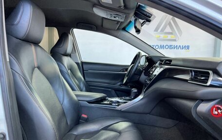 Toyota Camry, 2019 год, 2 299 000 рублей, 11 фотография