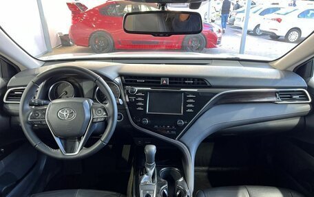 Toyota Camry, 2019 год, 2 299 000 рублей, 10 фотография