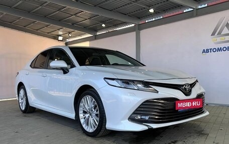 Toyota Camry, 2019 год, 2 299 000 рублей, 7 фотография