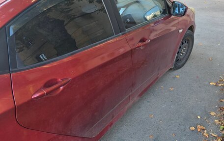 Hyundai Solaris II рестайлинг, 2011 год, 580 000 рублей, 3 фотография