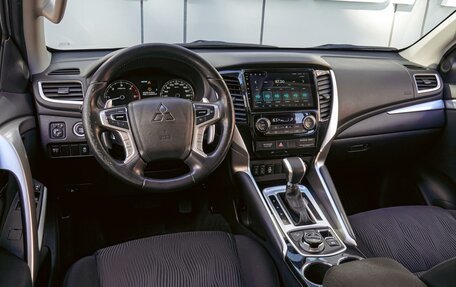 Mitsubishi Pajero Sport III рестайлинг, 2019 год, 3 150 000 рублей, 6 фотография