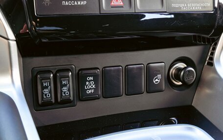 Mitsubishi Pajero Sport III рестайлинг, 2019 год, 3 150 000 рублей, 14 фотография