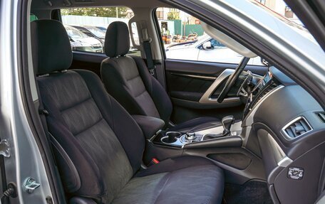 Mitsubishi Pajero Sport III рестайлинг, 2019 год, 3 150 000 рублей, 8 фотография