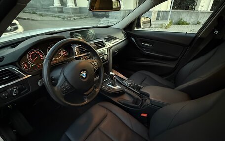 BMW 3 серия, 2017 год, 2 400 000 рублей, 10 фотография