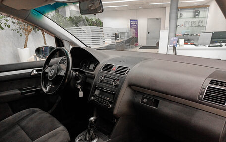 Volkswagen Touran III, 2010 год, 755 000 рублей, 15 фотография