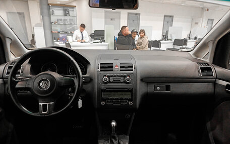 Volkswagen Touran III, 2010 год, 755 000 рублей, 18 фотография