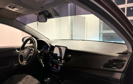 Hyundai Solaris II рестайлинг, 2021 год, 1 645 000 рублей, 12 фотография