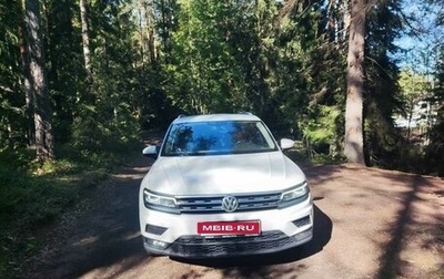 Volkswagen Tiguan II, 2017 год, 1 998 000 рублей, 1 фотография