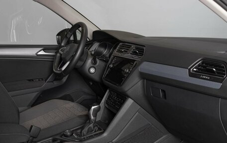 Volkswagen Tiguan II, 2021 год, 3 345 400 рублей, 4 фотография