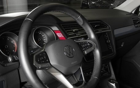 Volkswagen Tiguan II, 2021 год, 3 345 400 рублей, 3 фотография