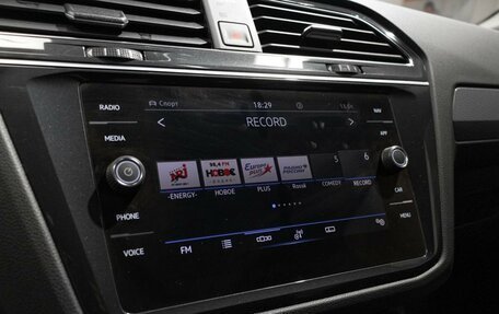 Volkswagen Tiguan II, 2021 год, 3 345 400 рублей, 6 фотография