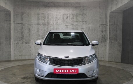 KIA Rio III рестайлинг, 2013 год, 825 000 рублей, 2 фотография