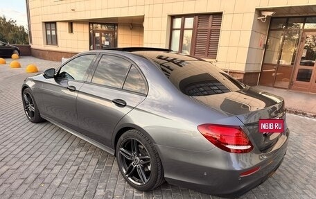 Mercedes-Benz E-Класс, 2018 год, 3 500 000 рублей, 5 фотография