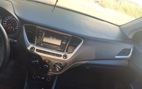 Hyundai Solaris II рестайлинг, 2018 год, 849 000 рублей, 5 фотография