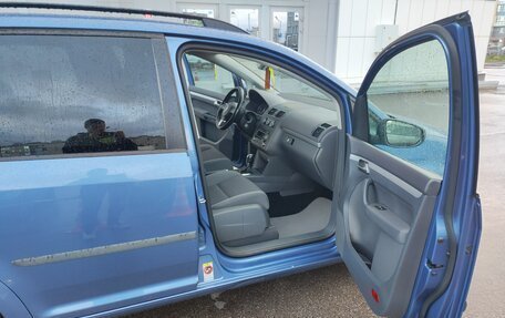 Volkswagen Touran III, 2012 год, 990 000 рублей, 3 фотография