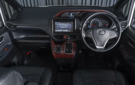 Toyota Noah III, 2014 год, 1 734 000 рублей, 6 фотография