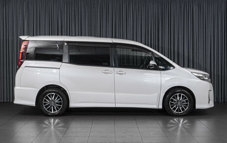 Toyota Noah III, 2014 год, 1 734 000 рублей, 5 фотография