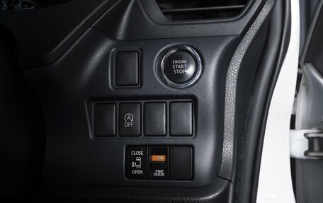Toyota Noah III, 2014 год, 1 734 000 рублей, 21 фотография