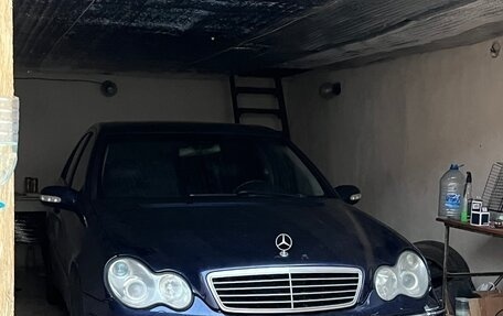 Mercedes-Benz C-Класс, 2003 год, 379 000 рублей, 1 фотография