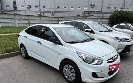 Hyundai Solaris II рестайлинг, 2012 год, 450 000 рублей, 2 фотография