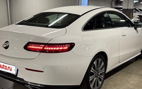 Mercedes-Benz E-Класс, 2020 год, 5 750 000 рублей, 4 фотография