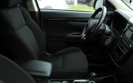 Mitsubishi Outlander III рестайлинг 3, 2018 год, 2 069 000 рублей, 13 фотография