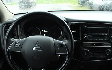 Mitsubishi Outlander III рестайлинг 3, 2018 год, 2 069 000 рублей, 6 фотография