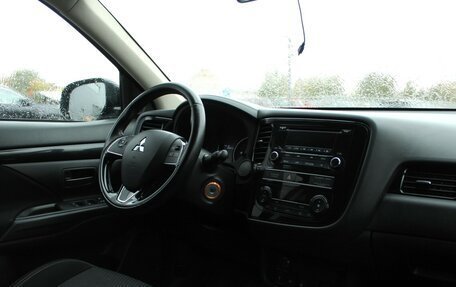 Mitsubishi Outlander III рестайлинг 3, 2018 год, 2 069 000 рублей, 16 фотография