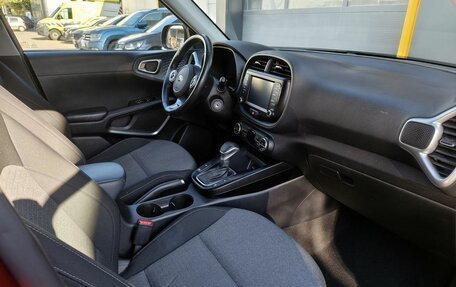 KIA Soul III, 2020 год, 1 800 000 рублей, 9 фотография